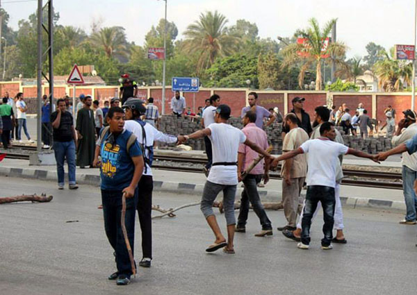 Mısır'da meydanlar kana bulandı - Resim: 13