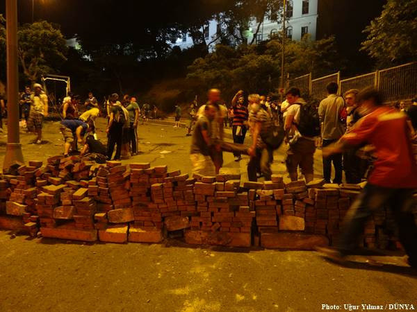 Dolmabahçe'de 'meydan savaşı' yaşanıyor - Resim: 2