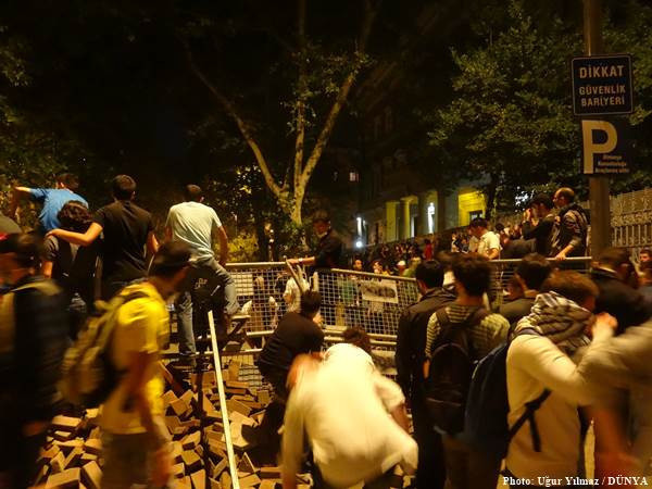 Taksim'de barış Dolmabahçe'de savaş - Resim: 11