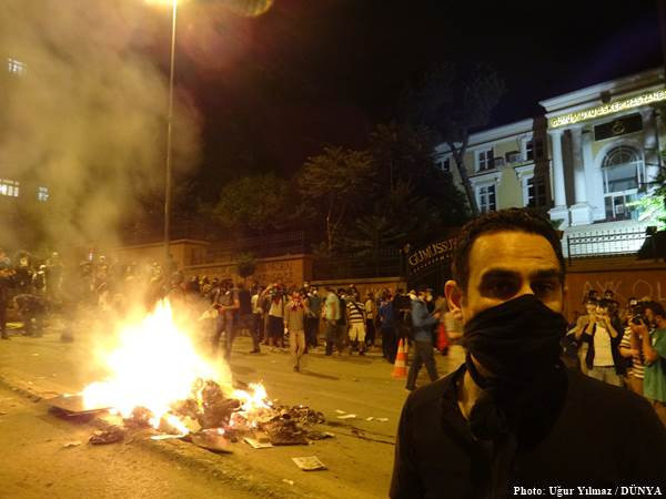 Taksim'de barış Dolmabahçe'de savaş - Resim: 15