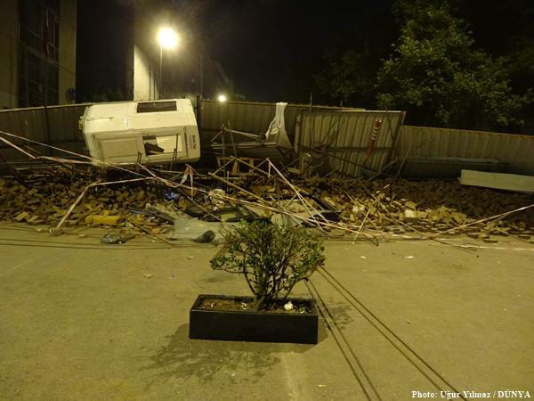 Taksim'de barış Dolmabahçe'de savaş - Resim: 19