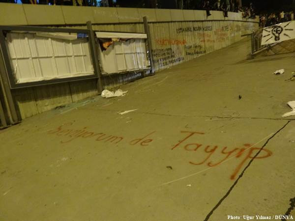 Taksim'de barış Dolmabahçe'de savaş - Resim: 22