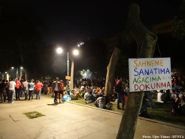 Taksim'de barış Dolmabahçe'de savaş - Resim: 6