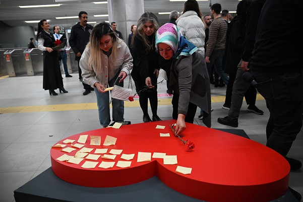 İstanbul metrosunda 100 bin yürek bir oldu - Resim : 2