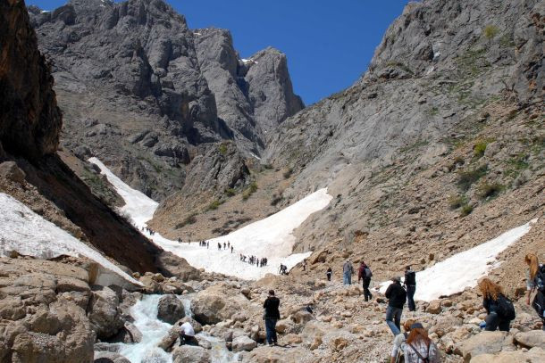 PKK üssüne turistik gezi - Resim: 2