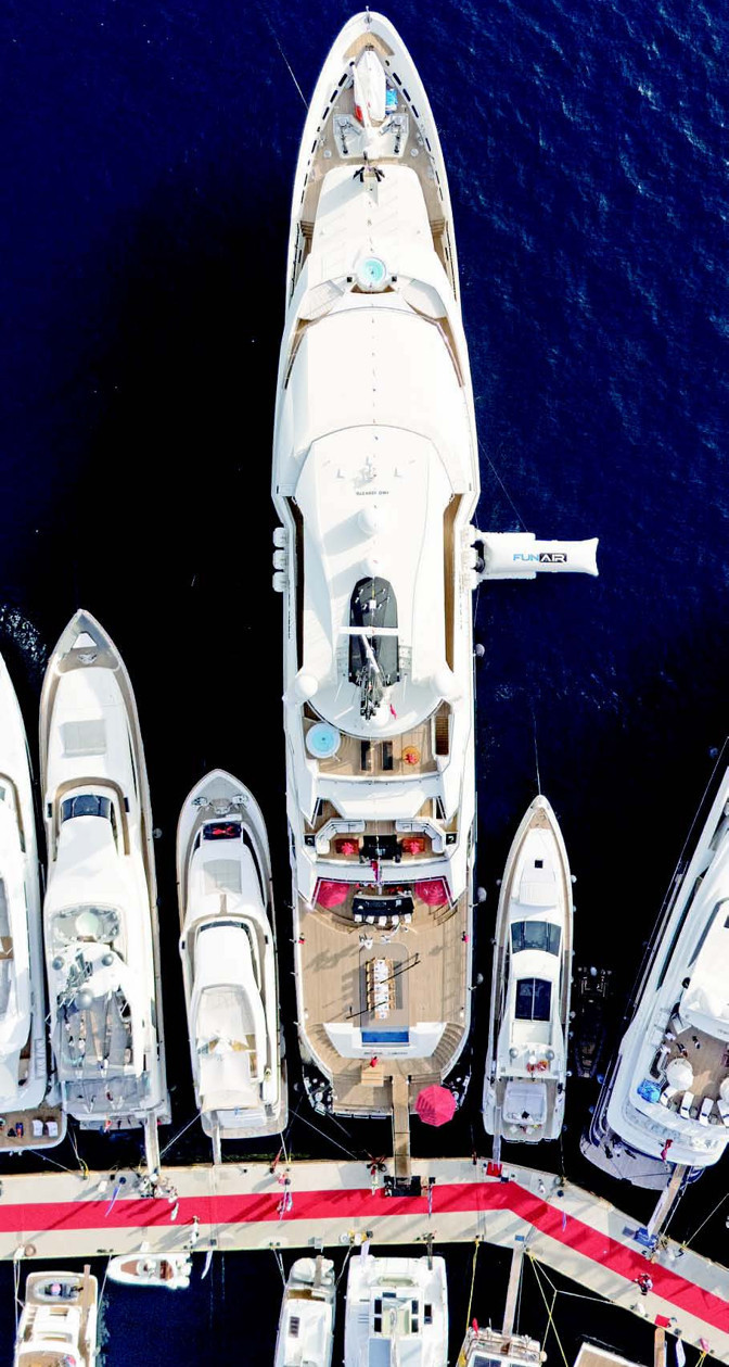 Göcek’ten bir süper yat geçti - Resim : 1