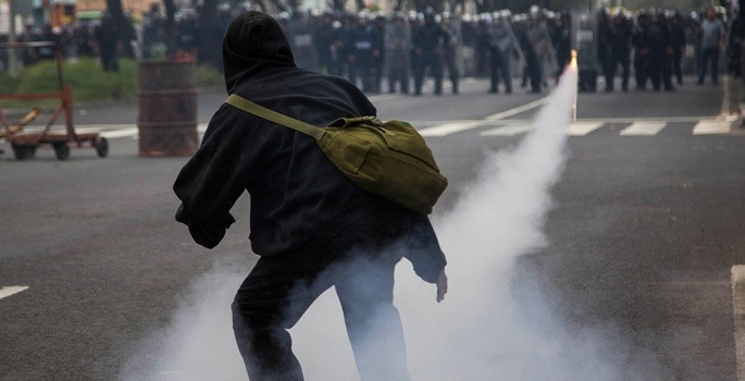 Meksika'da polise öfke dinmiyor - Resim: 5