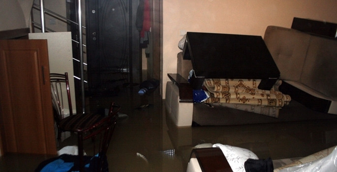 İzmir sele teslim - Resim: 11