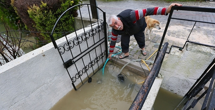 İzmir sele teslim - Resim: 12