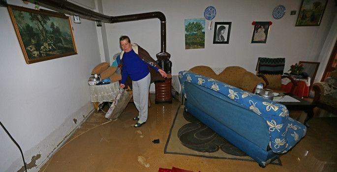 İzmir sele teslim - Resim: 13