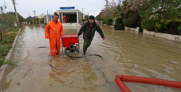 İzmir sele teslim - Resim: 14
