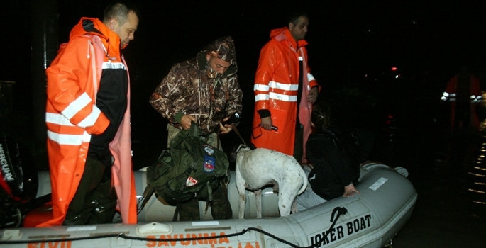 İzmir sele teslim - Resim: 2