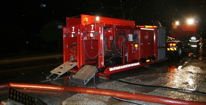 İzmir sele teslim - Resim: 8