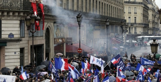 Dünyadan 1 Mayıs görüntüleri - Resim: 22