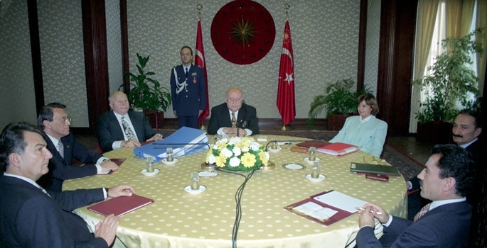 Siyaset sahnesinde 38 yıl... - Resim: 31