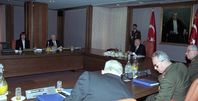 Siyaset sahnesinde 38 yıl... - Resim: 32