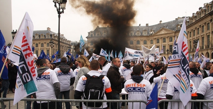 10 bin polis hükümeti protesto etti - Resim: 10
