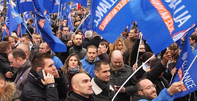 10 bin polis hükümeti protesto etti - Resim: 4