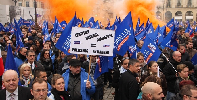 10 bin polis hükümeti protesto etti - Resim: 7