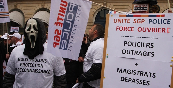 10 bin polis hükümeti protesto etti - Resim: 9