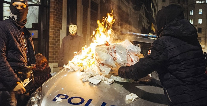 Londra sokakları savaş alanına döndü - Resim: 1