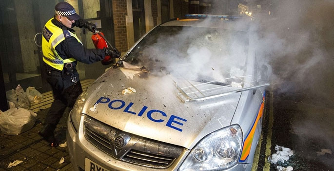 Londra sokakları savaş alanına döndü - Resim: 7