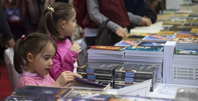 İstanbul Kitap Fuarı'na yoğun ilgi - Resim: 4