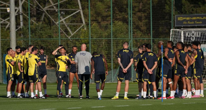 Tedesco, Fenerbahçe'nin başında ilk antrenmanına çıktı - Resim : 1