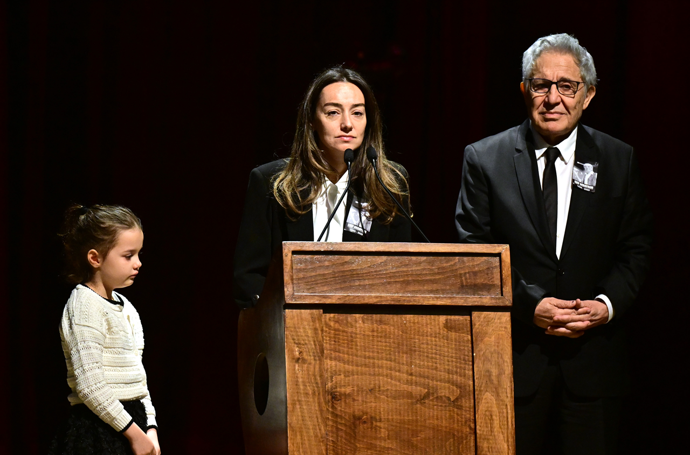 Ailesi ve sevenlerinden usta sanatçı Edip Akbayram'a veda... - Resim : 2