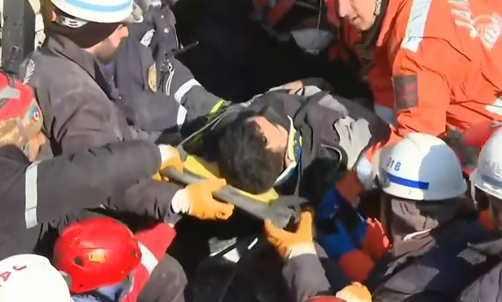 Deprem bölgesinden son haberler - Kahramanmaraş depremi dokuzuncu gününde: 35 bin 418 can kaybı - Resim : 1