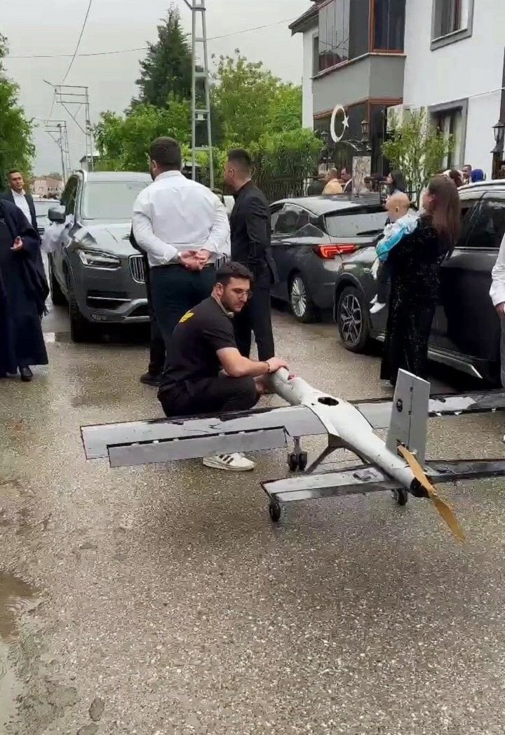 Düğün konvoyunun önü bu kez İnsansız Hava Aracı ile kesildi! - Resim: 4