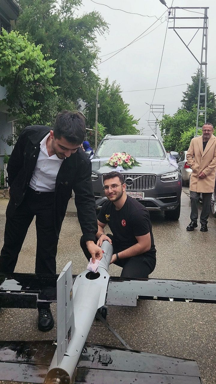 Düğün konvoyunun önü bu kez İnsansız Hava Aracı ile kesildi! - Resim: 1