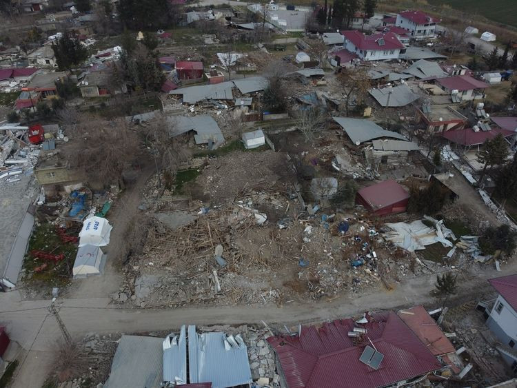Fay hattının geçtiği köy enkaza döndü - Resim: 4