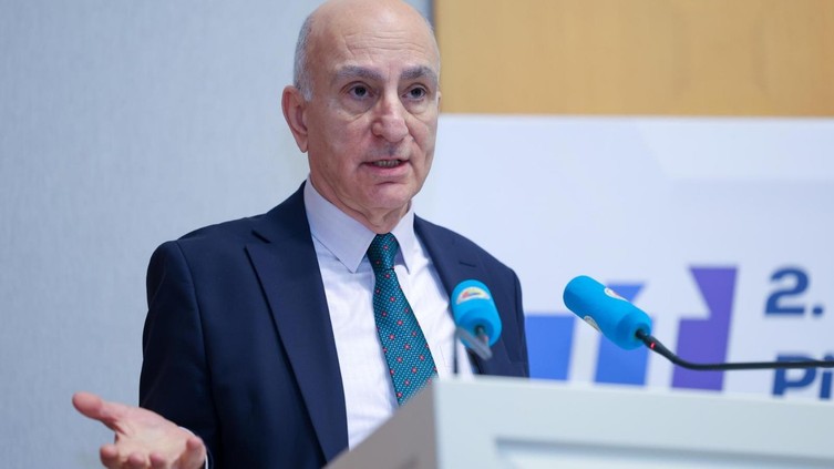 Mahfi Eğilmez: “Dünya Trump’la birlikte merkantilizime koşuyor”