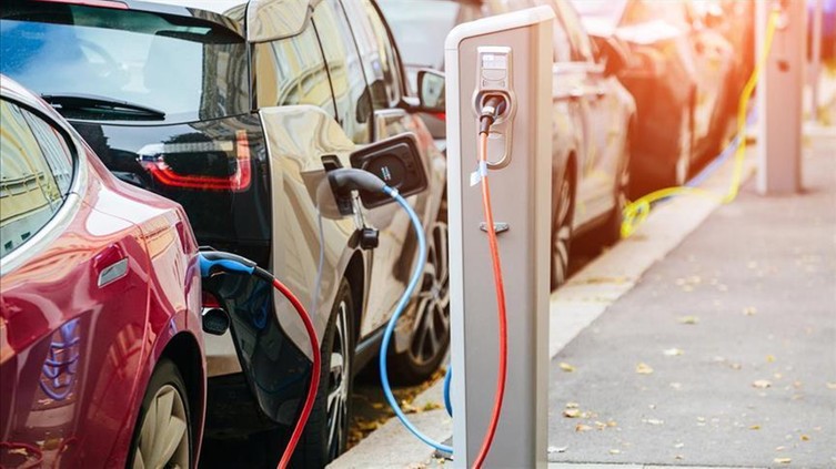 Tesla zayıfladı, Çinli üreticiler yükselişte! Nisan'da küresel elektrikli araç satışları arttı