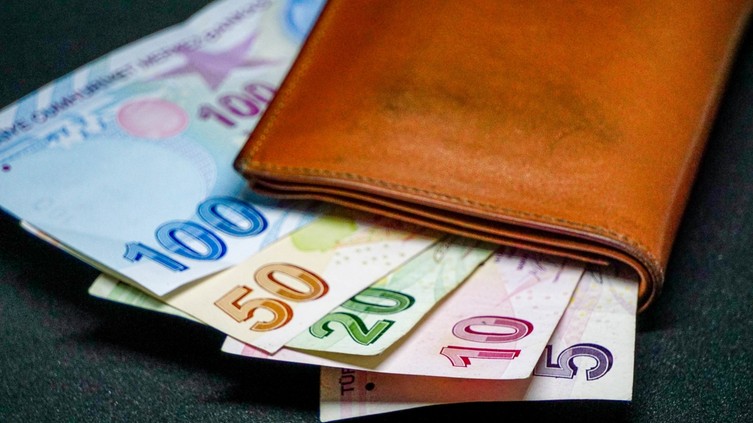 Enflasyon verilerinin ardından memurlardan ek zam ve refah payında artış talebi