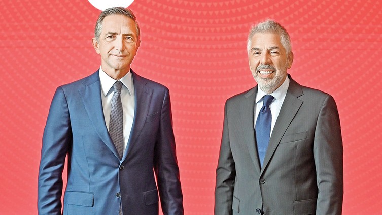 Vodafone Türkiye CEO’su Aksoy: İmtiyazları kaldırıp yatırım odaklı ihale yapmazsak, sokaklarda 5G ararız!