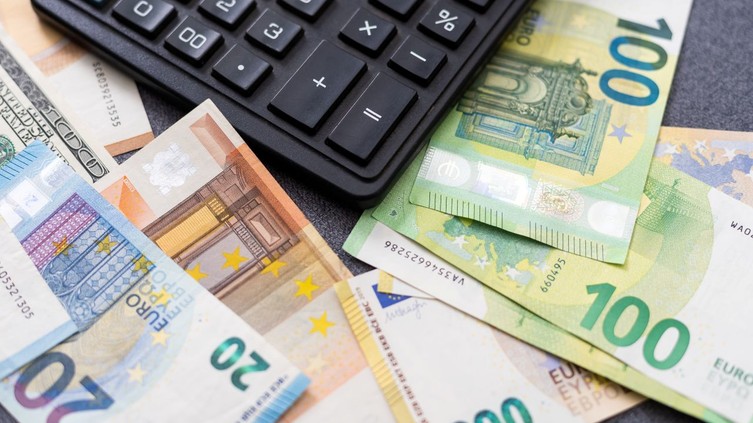 Dolar çakıldı, Euro sert yükseldi! Euro/TL'de yeni rekor