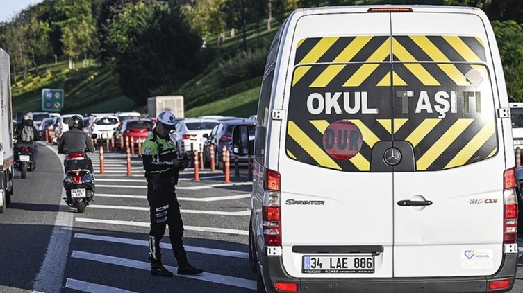 Bakanlık duyurdu: Okul servisleri ve toplu taşımada yeni dönem! Cihazların montaj işlemleri başlıyor