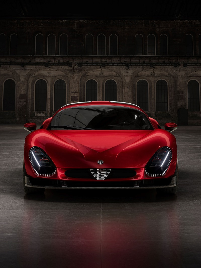 Alfa Romeo, 33 Stradale'nin "kükreme sesini" paylaştı - Resim : 2