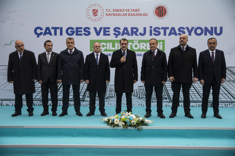 Enerji ve Tabii Kaynaklar Bakanı Dönmez, madencilerle bir araya geldi - Resim : 1