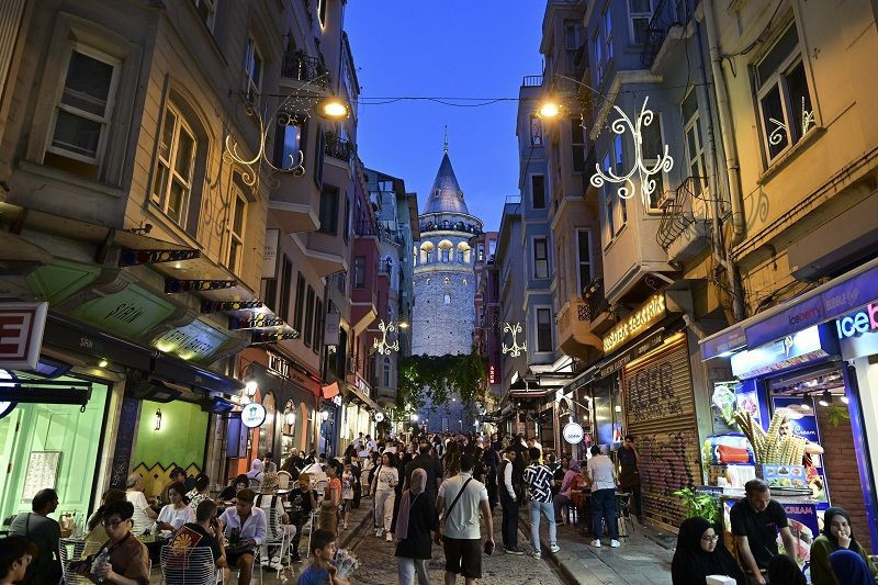 İstanbul'un tarihi simgelerinden Galata Kulesi FPV dronla görüntülendi - Resim: 1