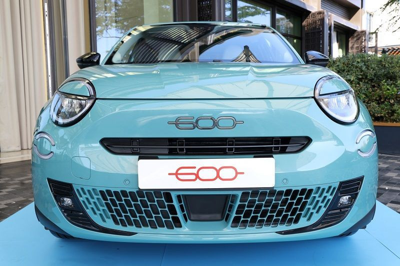 Yeni Fiat 600, elektrikli ve hibrit motor seçenekleriyle Türkiye’de - Resim: 5