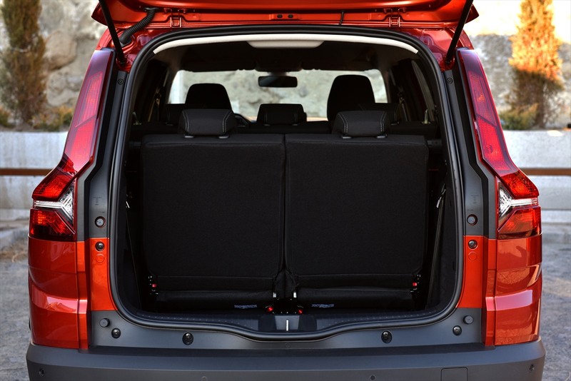 Dacia'nın 7 kişilik modeli Jogger, Türkiye'de satışa sunuluyor - Resim : 5