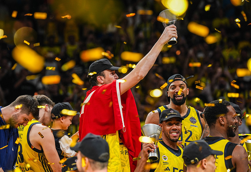 EuroLeague'de Fenerbahçe Beko rakibi Monaco'yu yenerek Avrupa şampiyonu oldu - Resim : 3