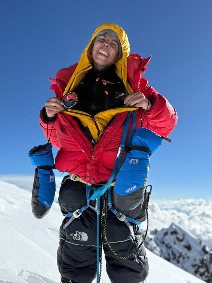 Türk dağcı Esin Handal'ın büyük başarısı! 4 kişiden 1'inin öldüğü o dağa tırmandı! - Resim: 1