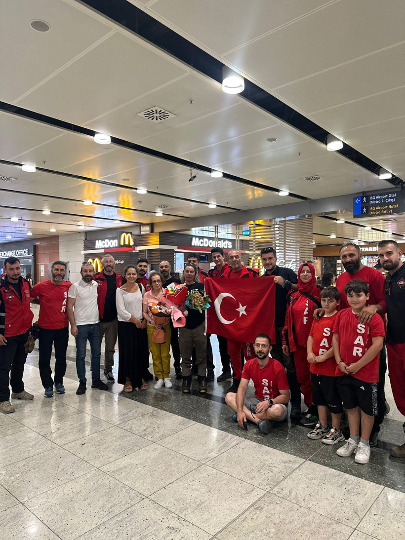 Türk dağcı Esin Handal'ın büyük başarısı! 4 kişiden 1'inin öldüğü o dağa tırmandı! - Resim: 3