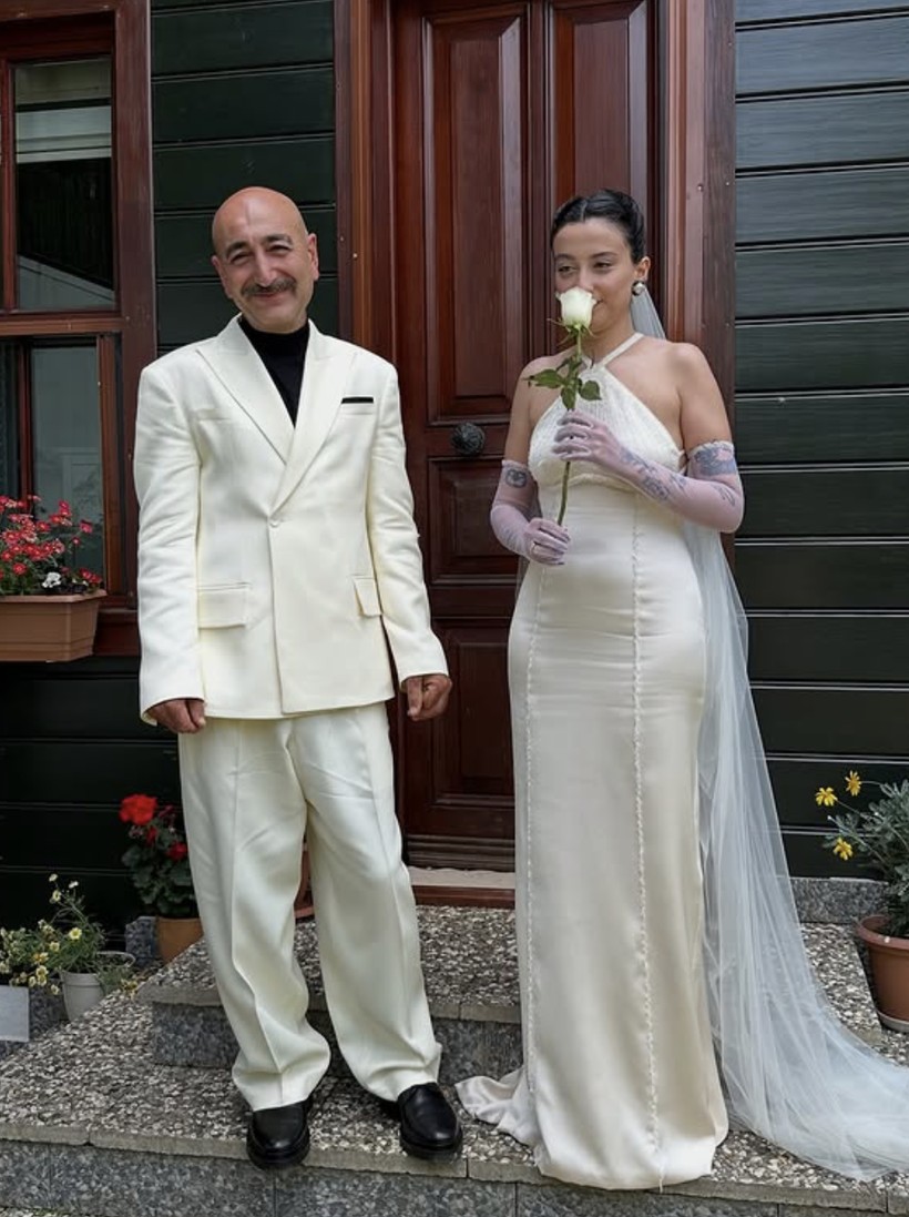 Melike Şahin'den romantik evlilik yıldönümü paylaşımı - Resim : 2
