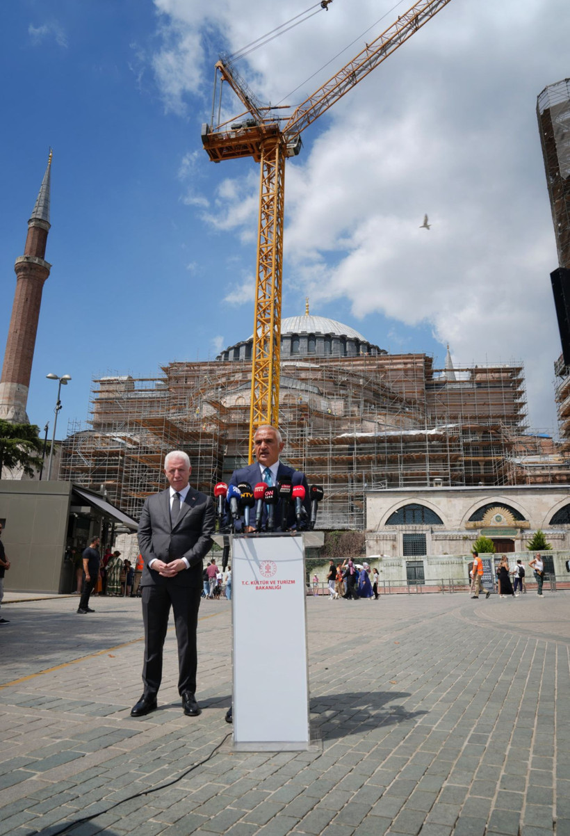 5 yılda 40 milyon ziyaretçi! Bakan Ersoy detayları aktardı: Ayasofya restorasyon süreci hızla devam ediyor - Resim : 2