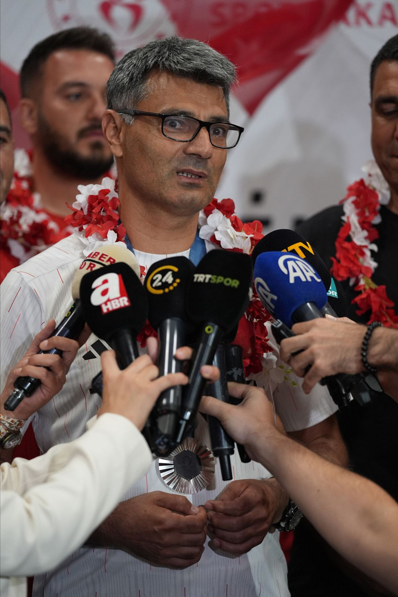 Yusuf Dikeç Türkiye'ye döndü, ayağının tozuyla hedefi çizdi: 2028'e kadar durmak yok - Resim: 16